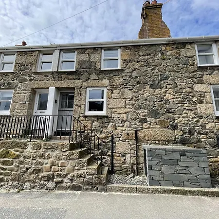 The Nest * St Ives (Cornwall)